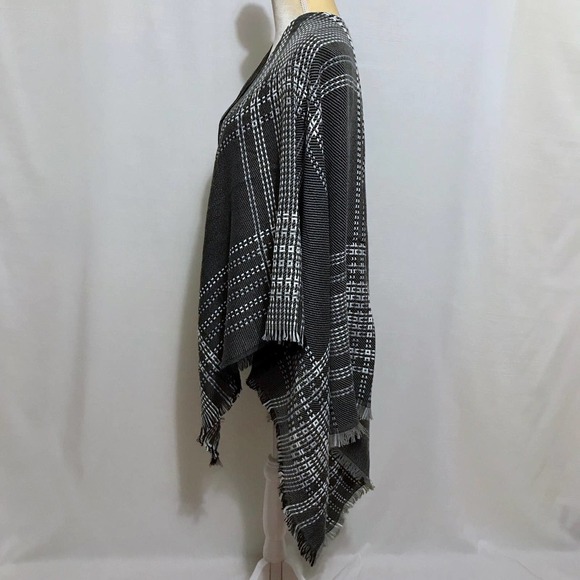 NWOT Knit Poncho-Ruana for Women OS - Picture 5 of 8